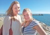 Titti och Malin är två svenska tjejer som fängslats av Fuengirola. De har varit gäststuden-ter på Svenska Skolan och har levt ett år i en spansk familj. 